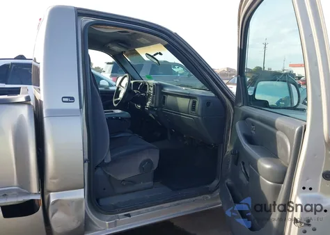2002 GMC Sierra 1500 Sl z USA, uszkodzony, nr VIN 1GTEC14W22Z146500